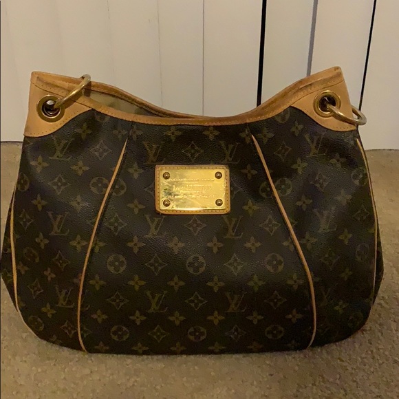 Louis Vuitton Handbags - Louis Vuitton Galleria PM
